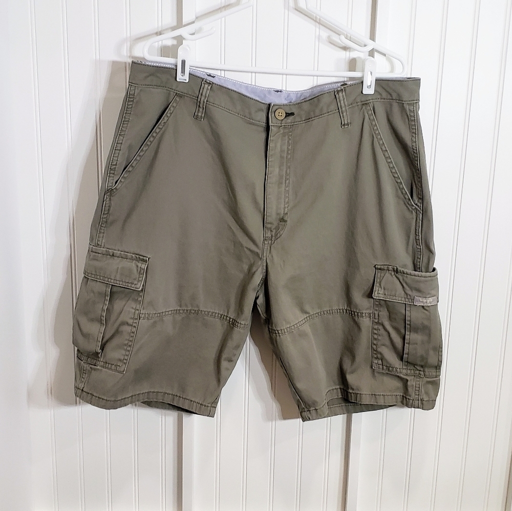 Wrangler Cargo Shorts Khaki Green Size 38 Lots Of Pockets